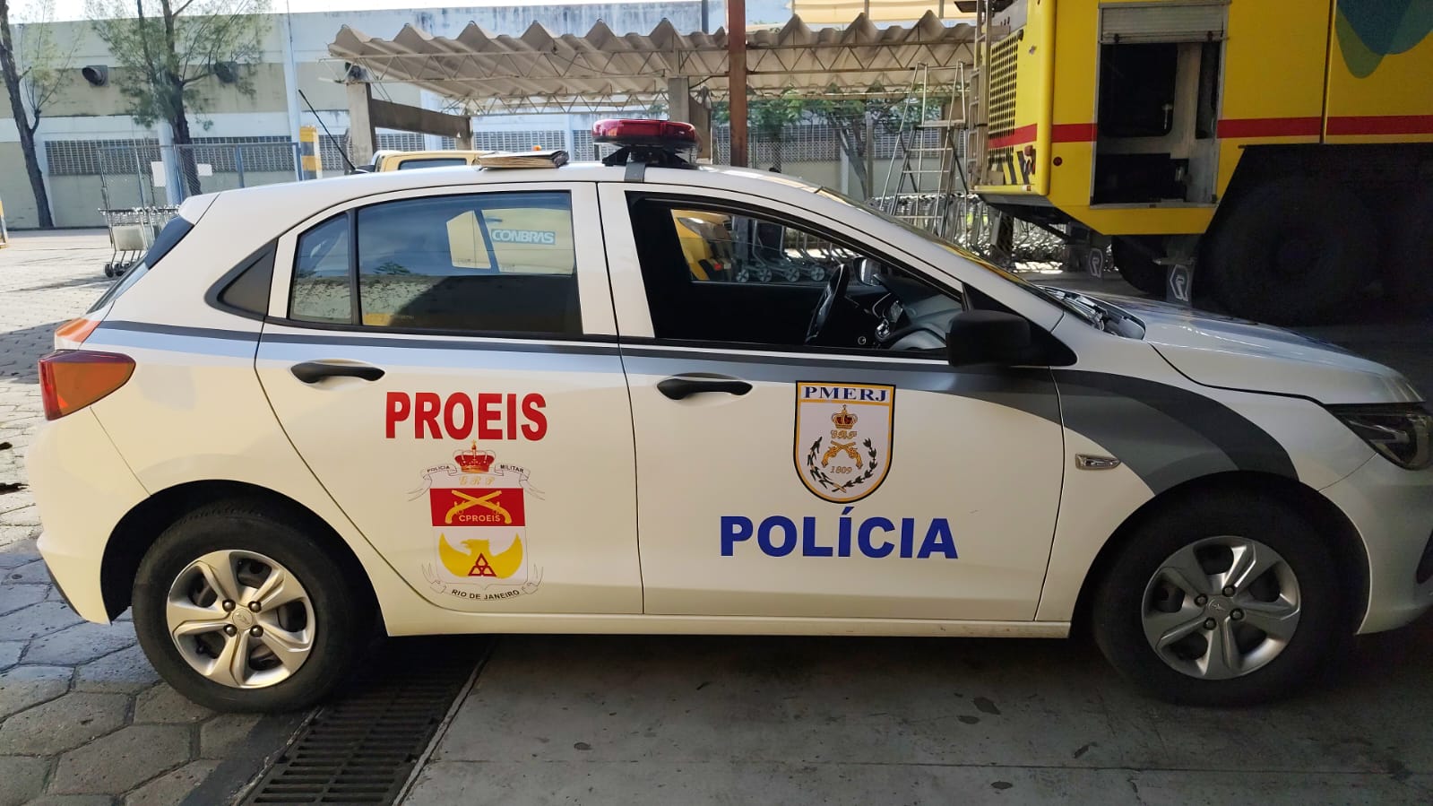 Adesivação Profissional dos Veículos da PROEIS