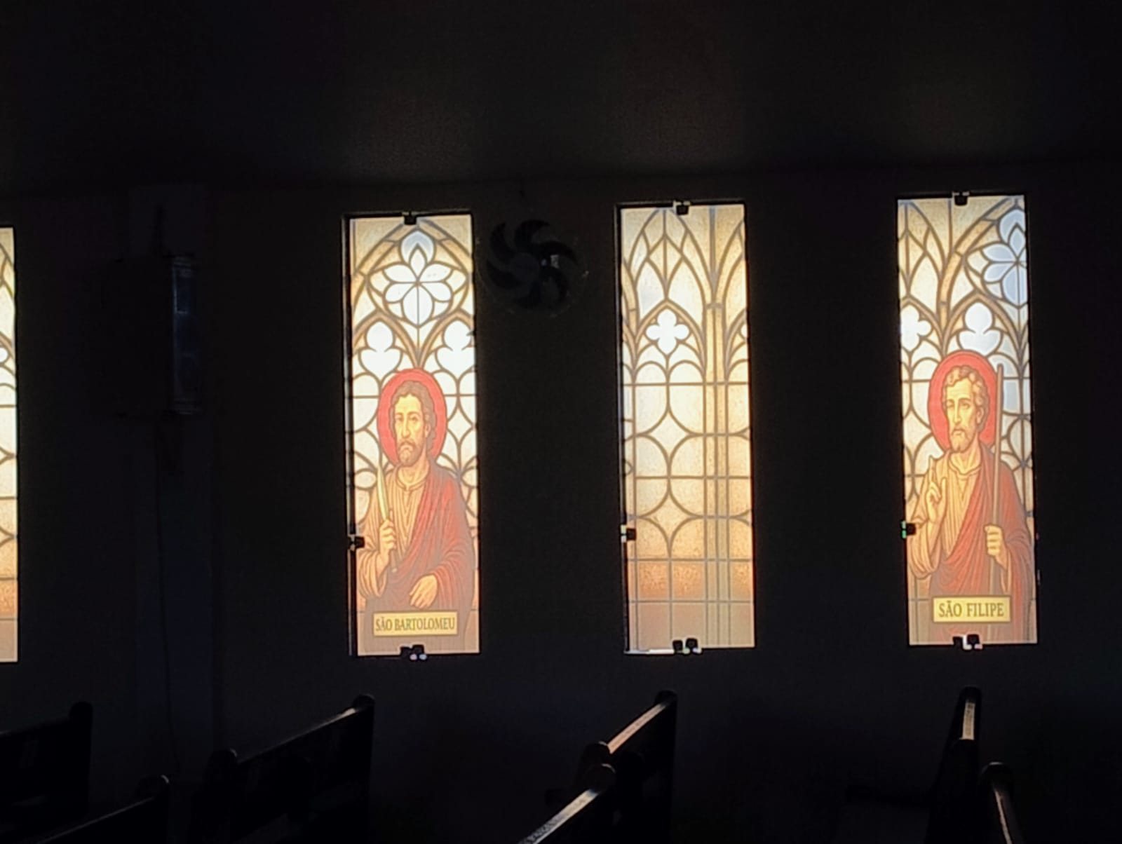 ADESIVAÇÃO COMPLETA DE JANELAS