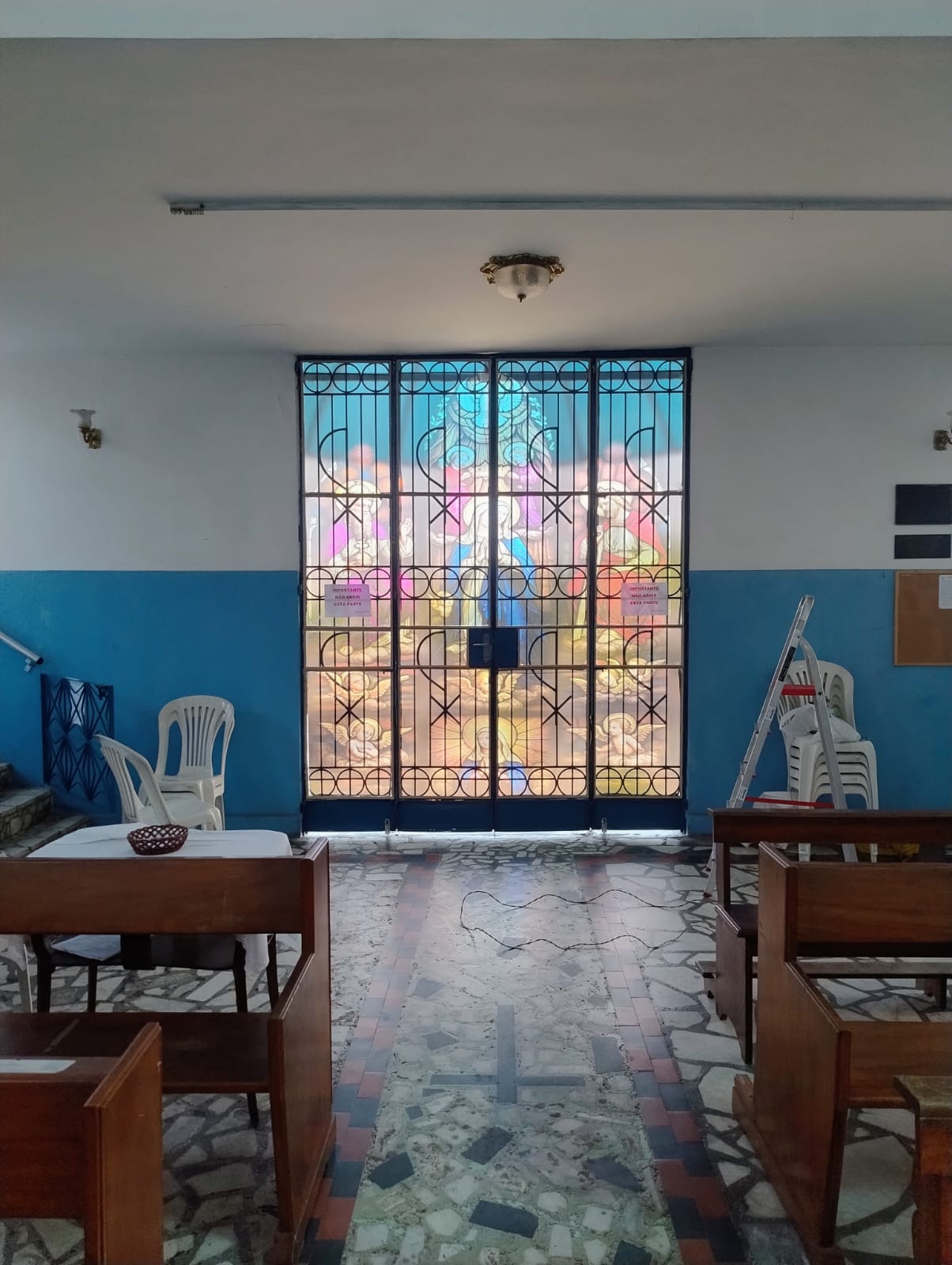 Vitral Decorativo Religioso – Arte, Luz e Devoção